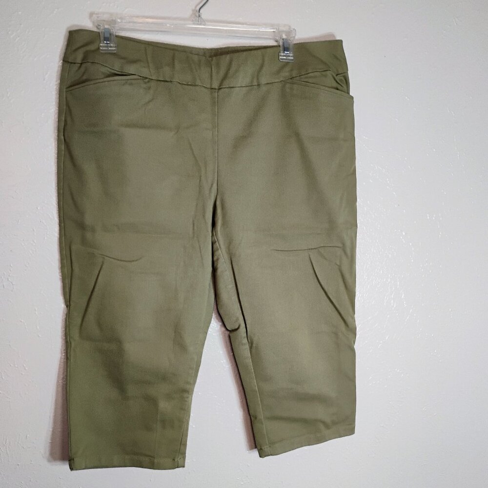 Croft and Barrow Stretch Capri 2 Pockets Pull On Straight Plus Size 18W Olive